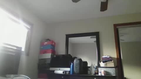 jewni_9819 online show from September 11, 11:37 pm
