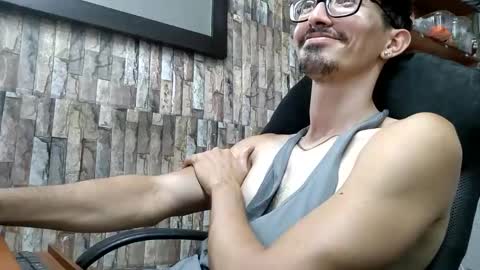 Jhosuamoore  online show from April 16, 9:39 pm