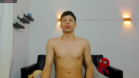 john_ssnow29 online show from June 30, 11:22 am