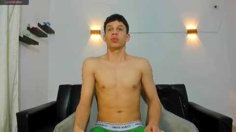 john_ssnow29 online show from June 20, 8:52 am