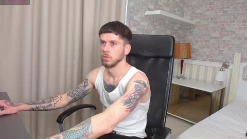 JonahShaw online show from April 8, 4:24 am