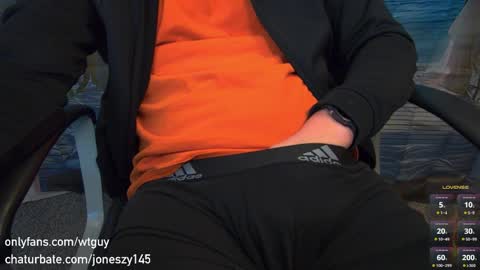 WhteGuy online show from April 17, 3:09 am