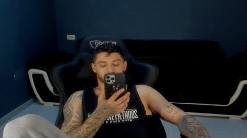 jonnyporn1 online show from March 17, 7:05 pm