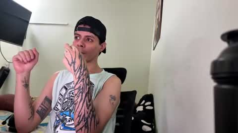 jonnyvamp online show from June 18, 5:42 am