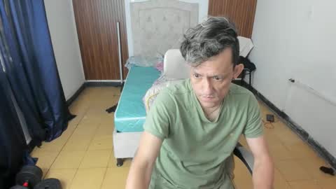 juan_and_luke online show from April 17, 12:08 pm