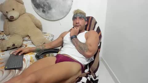 Juanes online show from February 8, 1:55 am