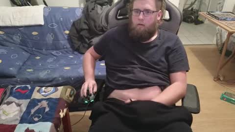 Julcs online show from January 30, 8:10 pm