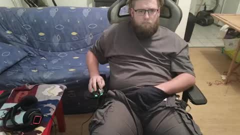 Julcs online show from January 10, 7:43 pm