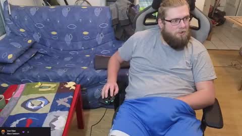 Julcs online show from February 21, 3:32 pm