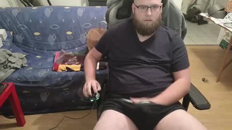 Julcs online show from December 17, 4:32 pm