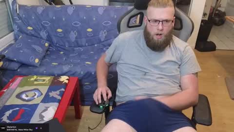 Julcs online show from March 6, 8:16 pm