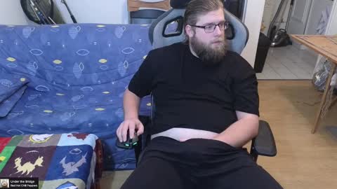 Julcs online show from February 17, 6:59 pm