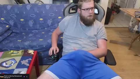 Julcs online show from February 23, 3:26 pm