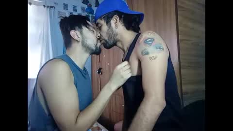 couplehairy online show from January 28, 9:50 pm