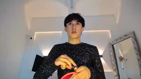 jullian online show from April 6, 12:18 am