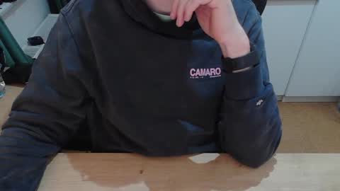 junk2711 online show from April 9, 10:10 am