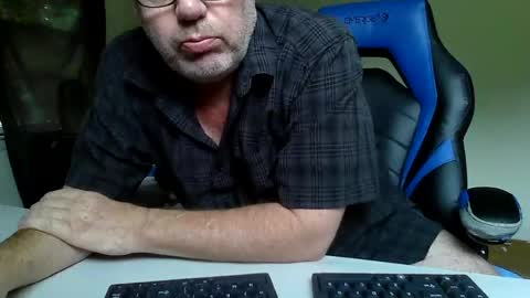 junkhp1 online show from June 23, 6:00 pm