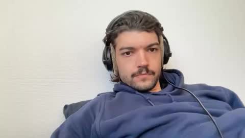 just_a_guy_with_a_big_cock online show from March 29, 8:25 am