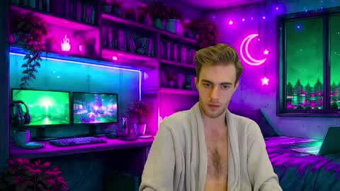 Hologram Guy online show from May 26, 7:04 am