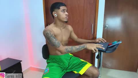 k_florez online show from February 22, 7:26 pm