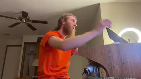 Kaiku77 online show from March 18, 2:58 am