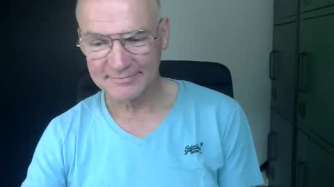 Robbie online show from May 21, 2:54 pm