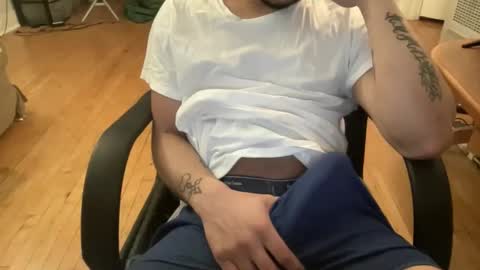 Keesey23 online show from January 14, 3:44 am