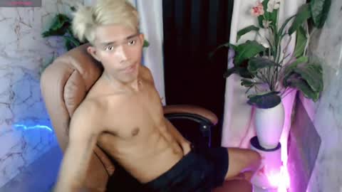 ken_minjun online show from June 22, 11:48 am
