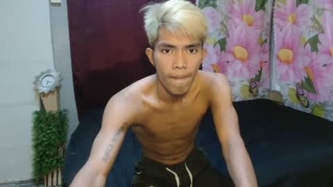 ken_minjun online show from July 3, 1:17 pm