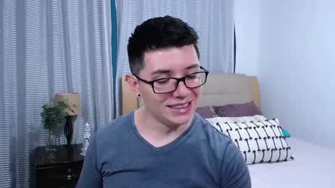 Kevin online show from April 4, 8:39 pm