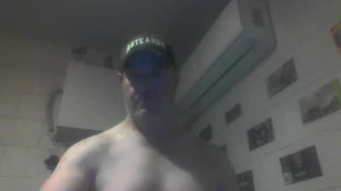 kiwiguy19773 online show from April 12, 10:17 am