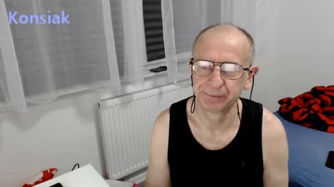 Komsiak online show from January 8, 6:35 pm