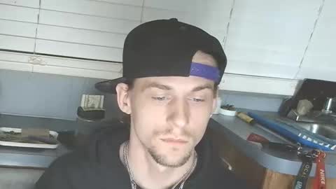 krytiar1992 online show from November 22, 8:36 am