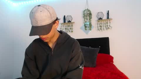 labrinthteasing online show from April 12, 7:26 pm