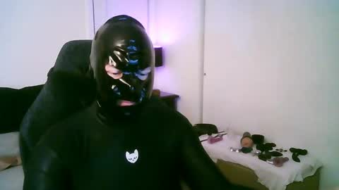 latexminheadroom online show from April 18, 12:45 am