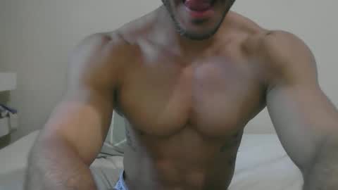 latino_rodri online show from April 29, 5:30 pm