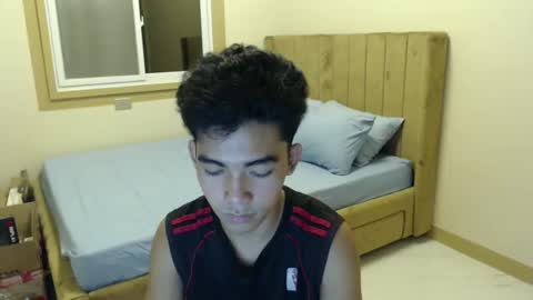 laurence_cuttieguyhere online show from March 31, 4:53 pm