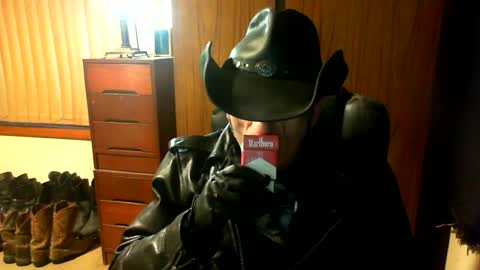leathergreaser online show from July 10, 7:12 am