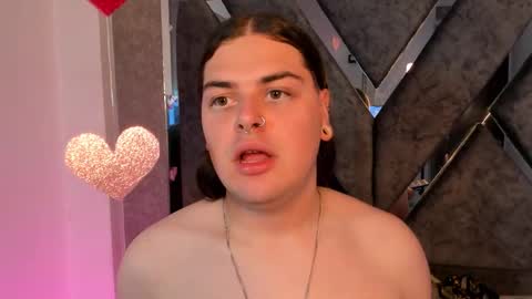 leenox online show from February 18, 11:35 pm