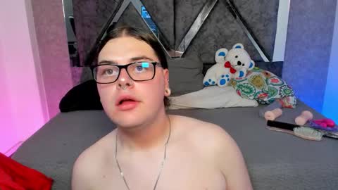 leenox online show from February 6, 1:35 am