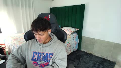  Lei  online show from March 14, 11:34 pm