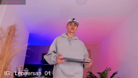 Lenner INDEPENDENT MODEL online show from February 3, 5:18 am