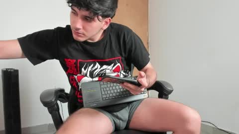 Leo Jones online show from April 14, 8:52 pm