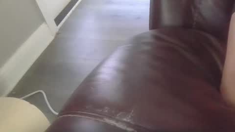 leonitas2021 online show from April 14, 7:24 pm