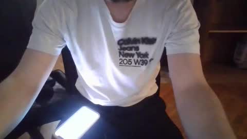 neoglo online show from December 22, 6:05 pm