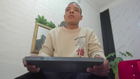 L E V I online show from June 1, 4:35 am
