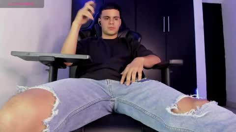 Liam online show from April 4, 6:21 am