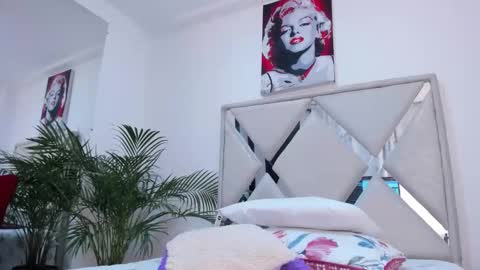 Call me Lian online show from March 27, 12:17 pm