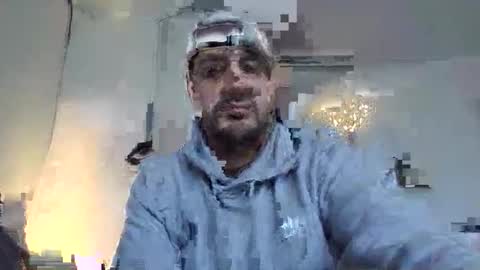 louie_dog online show from March 9, 9:47 am