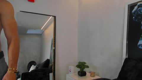 Louis online show from April 14, 11:10 am